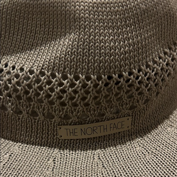 The North Face Packable Beige and Black Wide Brim Hat - Picture 2 of 8